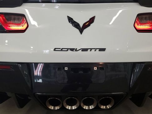 Used 2018 Chevrolet Corvette Z06 image 9