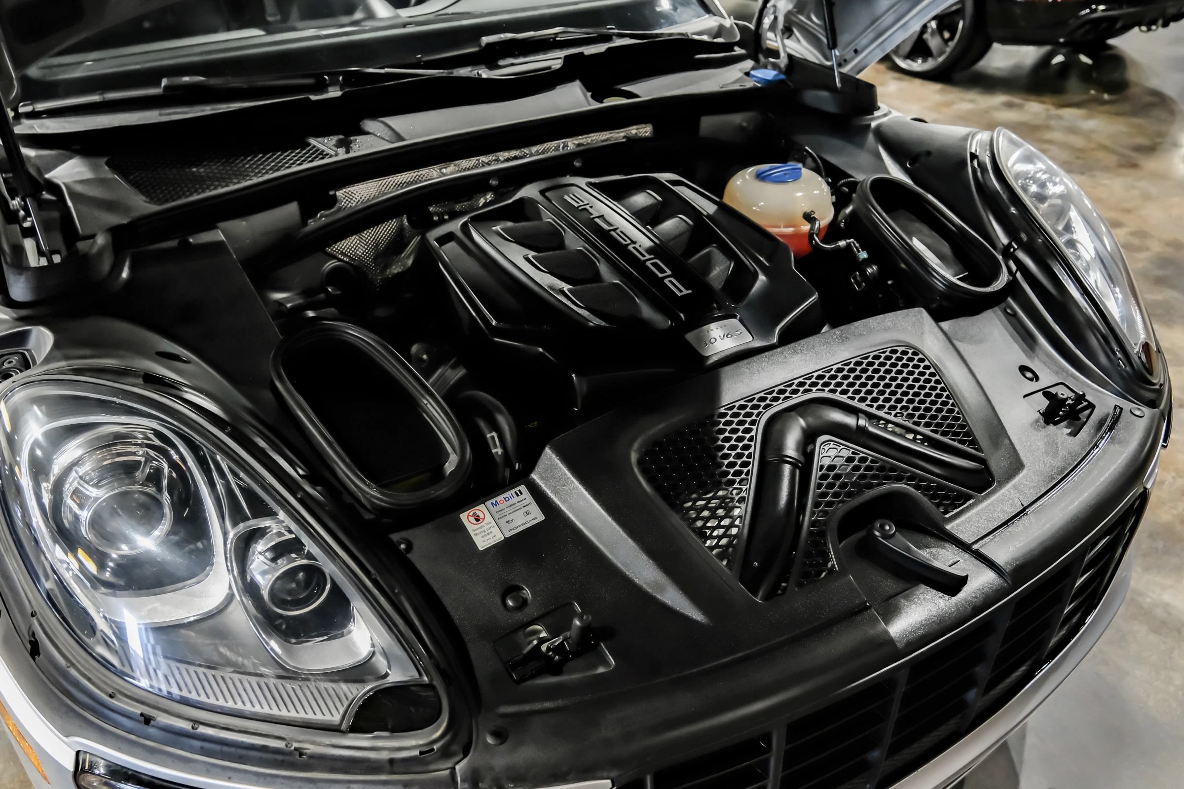 Used 2017 Porsche Macan S AWD/4WD image 50