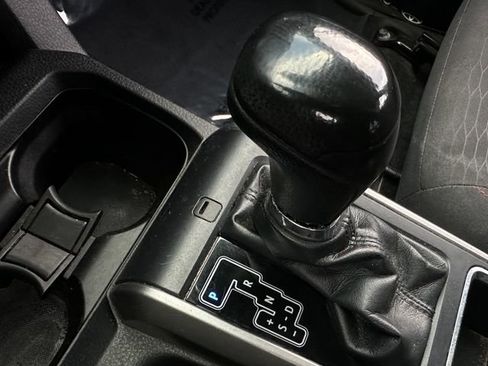 Used 2018 Toyota Tacoma SR5 image 28