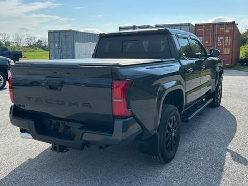 Used 2025 Toyota Tacoma SR5 w/ SR5 Upgrade Package AWD/4WD image 3