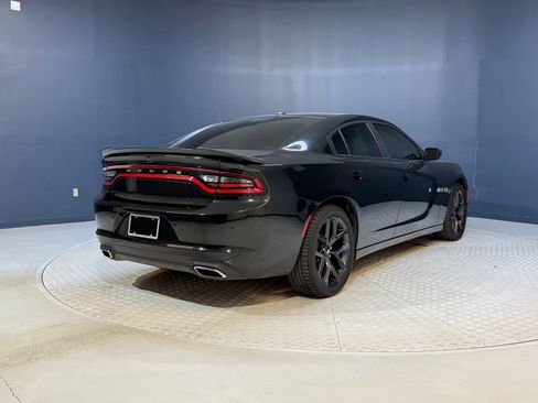 Used 2019 Dodge Charger SXT w/ Plus Group image 9