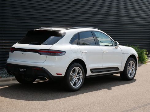 Used 2025 Porsche Macan image 27