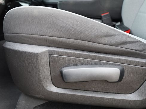 Used 2024 RAM 1500 Classic SLT image 17