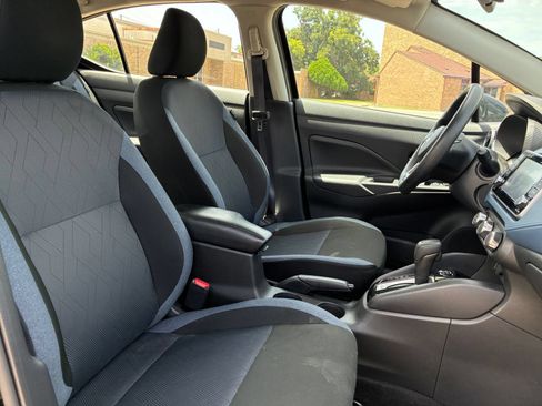 Used 2025 Nissan Versa SV FWD image 30