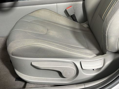 Used 2025 Hyundai Elantra SEL FWD image 13