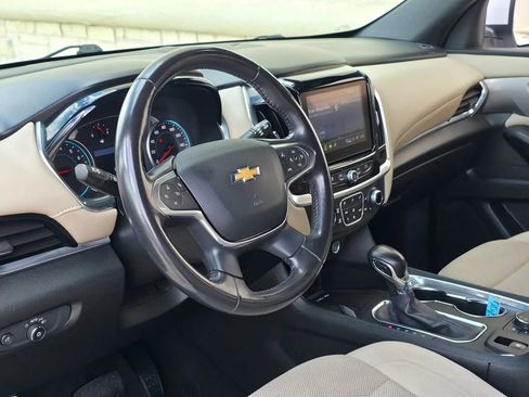 Used 2022 Chevrolet Traverse LT AWD/4WD image 9