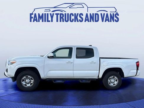 Used 2020 Toyota Tacoma SR image 2