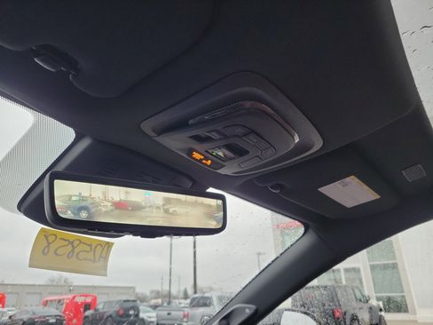 New 2025 Toyota Crown Signia image 30