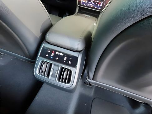 New 2024 Maserati Grecale GT image 19