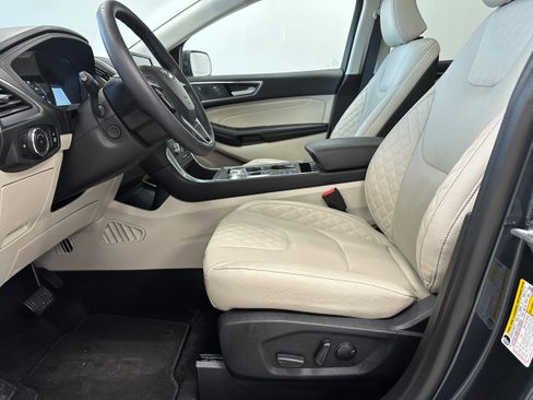 Used 2024 Ford Edge Titanium w/ Equipment Group 301A AWD/4WD image 10