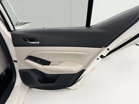 Used 2022 Nissan Altima 2.5 SV w/ SV Premium Package image 31