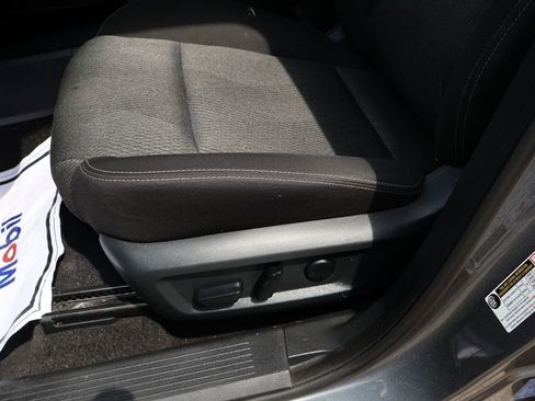 Used 2025 Nissan Rogue SV image 16