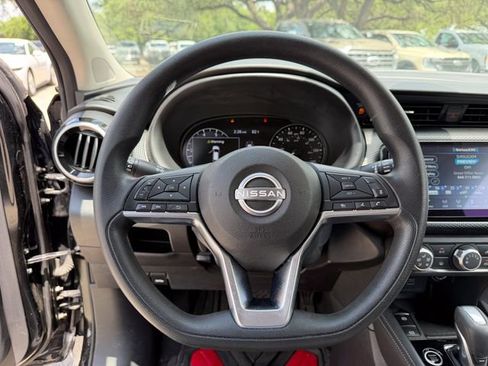 Used 2024 Nissan Kicks SV FWD image 8