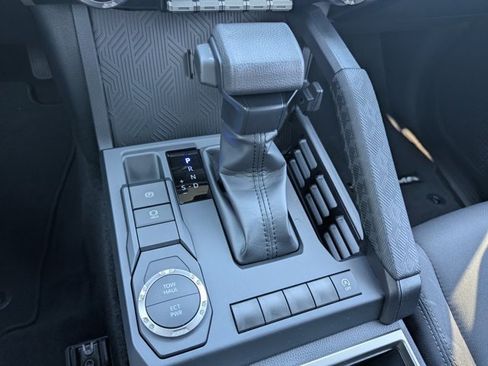 Used 2025 Toyota Tacoma SR5 image 26