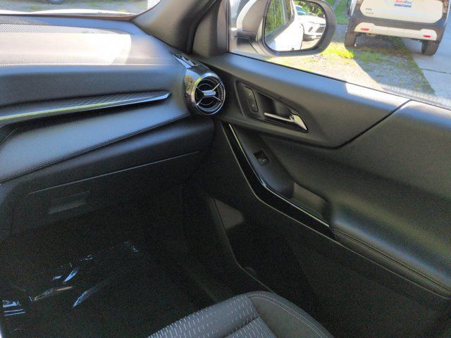 Used 2025 Chevrolet Equinox LT FWD image 16