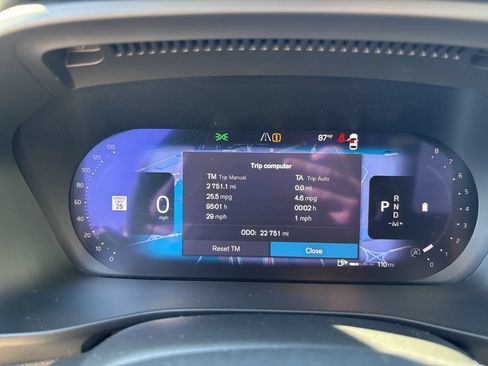 Certified 2024 Volvo XC40 B5 Plus w/ Climate Package AWD/4WD image 18