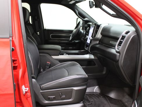 Used 2024 RAM 2500 Laramie w/ Night Edition image 30