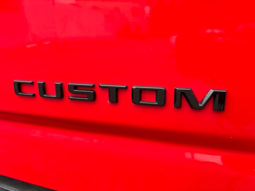 Used 2022 Chevrolet Silverado 2500 Custom w/ Custom Value Package AWD/4WD image 14