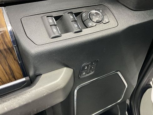 Used 2020 Ford F150 Lariat w/ Equipment Group 502A Luxury AWD/4WD image 10