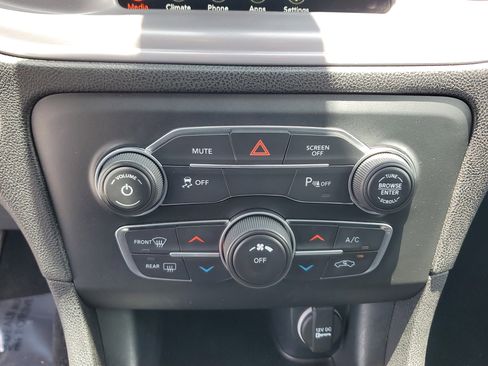 Used 2023 Dodge Charger SXT image 24