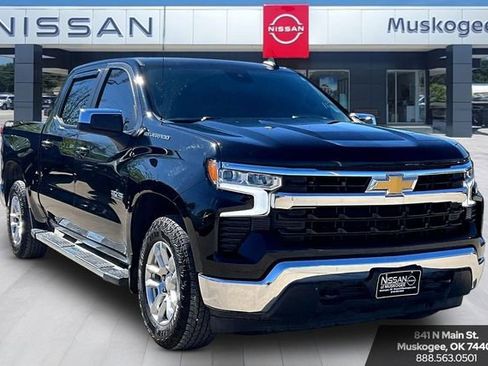 Used 2023 Chevrolet Silverado 1500 LT image 1