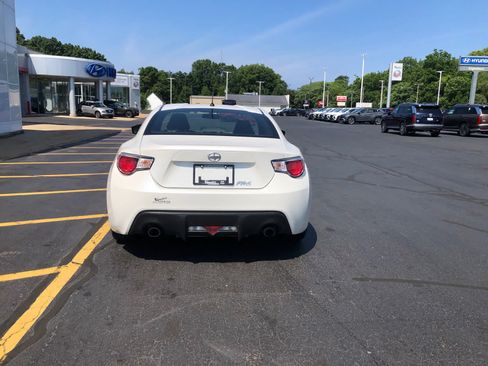 Used 2014 Scion FR-S RWD image 6