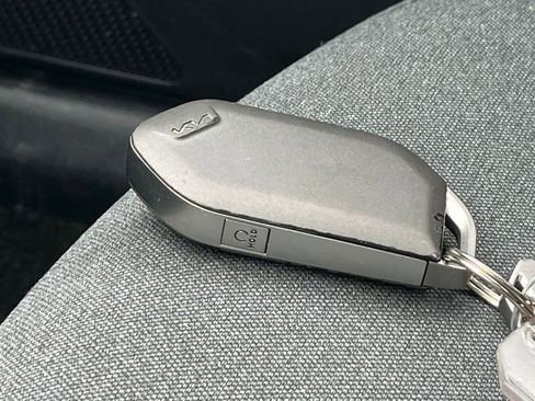 Used 2025 Kia K4 LXS image 24