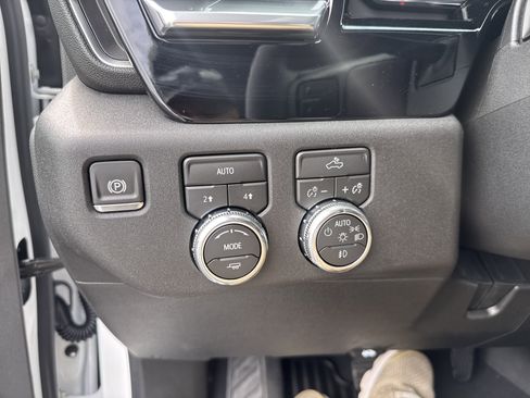 New 2026 GMC Sierra 1500 Elevation image 30