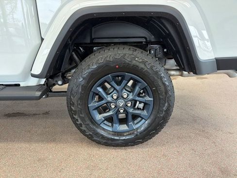 New 2026 Jeep Gladiator Sport AWD/4WD image 21