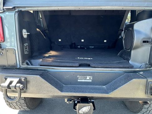 Used 2014 Jeep Wrangler Unlimited Sahara w/ Connectivity Group AWD/4WD image 16