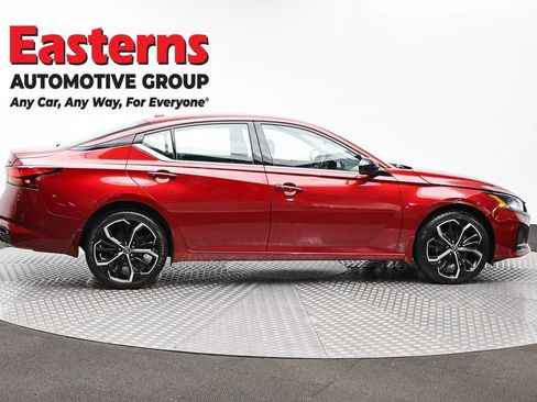 Used 2023 Nissan Altima 2.5 SR AWD/4WD image 4