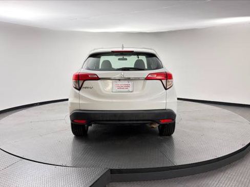 Used 2019 Honda HR-V LX image 7