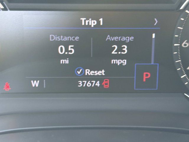 Used 2023 Cadillac XT6 Luxury w/ LPO, Floor Liner Package FWD image 33