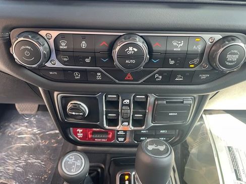 Used 2026 Jeep Wrangler Unlimited Rubicon image 15