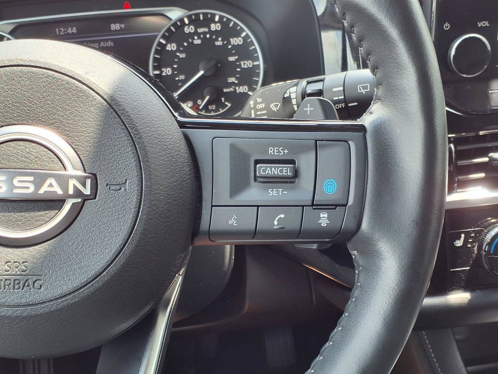 Used 2024 Nissan Pathfinder SL w/ SL Premium Package FWD image 15