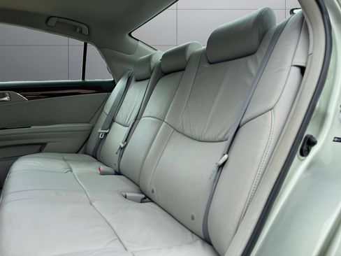 Used 2009 Toyota Avalon XLS FWD image 18