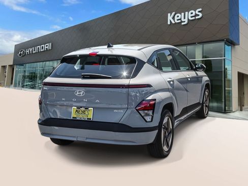 Certified 2024 Hyundai Kona SE FWD image 4