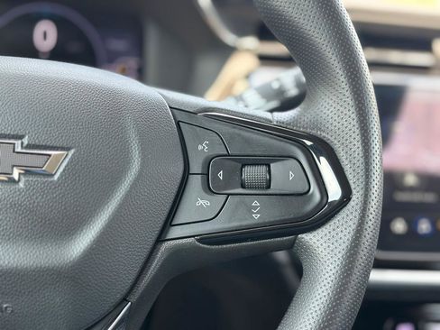 Used 2023 Chevrolet Bolt EUV LT FWD image 25