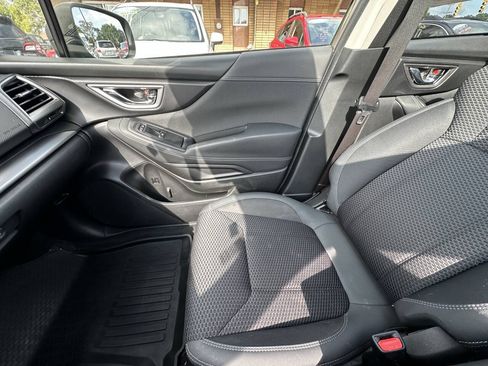 Used 2020 Subaru Forester Premium AWD/4WD image 16