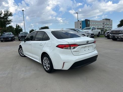 Used 2024 Toyota Corolla LE FWD image 5