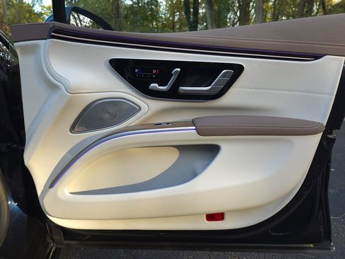 Used 2022 Mercedes-Benz EQS 450+ Sedan image 23