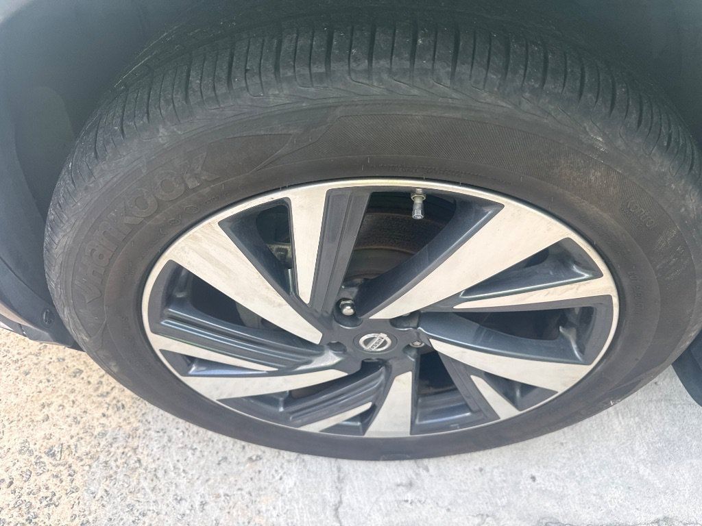 Used 2018 Nissan Murano Platinum w/ Cargo Package FWD image 9