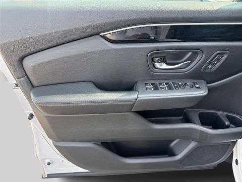 Certified 2024 Honda Pilot EX-L image 18