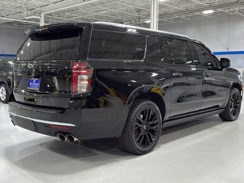 Used 2024 Chevrolet Suburban High Country image 4