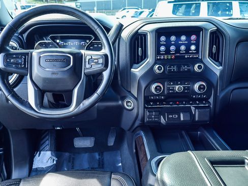 Used 2021 GMC Sierra 3500 Denali w/ Denali Black Diamond Edition image 3