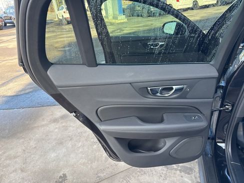 Certified 2024 Volvo V60 B5 Cross Country Plus w/ Protection Package Premier image 33