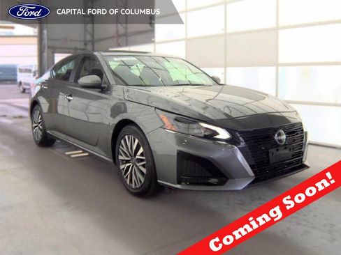 Used 2023 Nissan Altima 2.5 SV FWD image 1