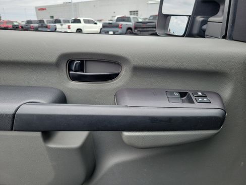 Used 2019 Nissan NV 3500 SL RWD image 16