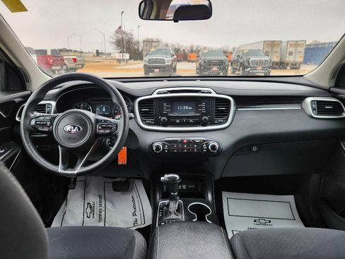 Used 2016 Kia Sorento AWD image 23