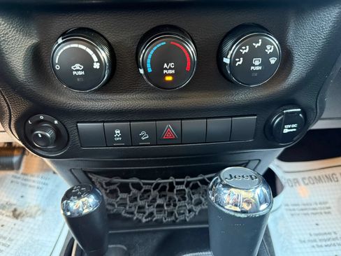 Used 2014 Jeep Wrangler Sport w/ Quick Order Package 24S AWD/4WD image 19